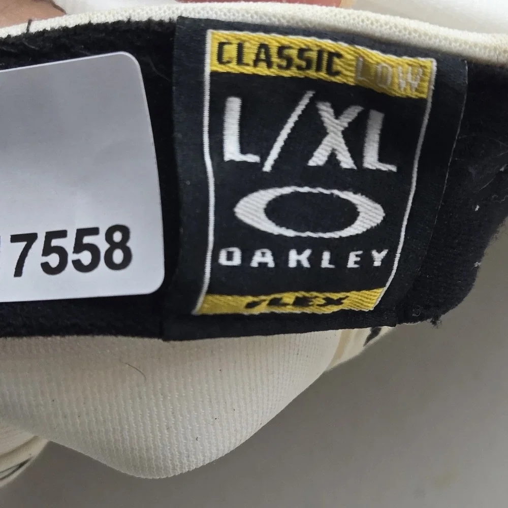 Oakley ***stains item